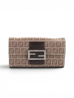 ✧ Fendi wallet